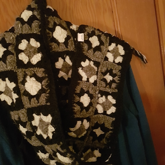 100% Wool Winter Scarf - Picture 5 of 5